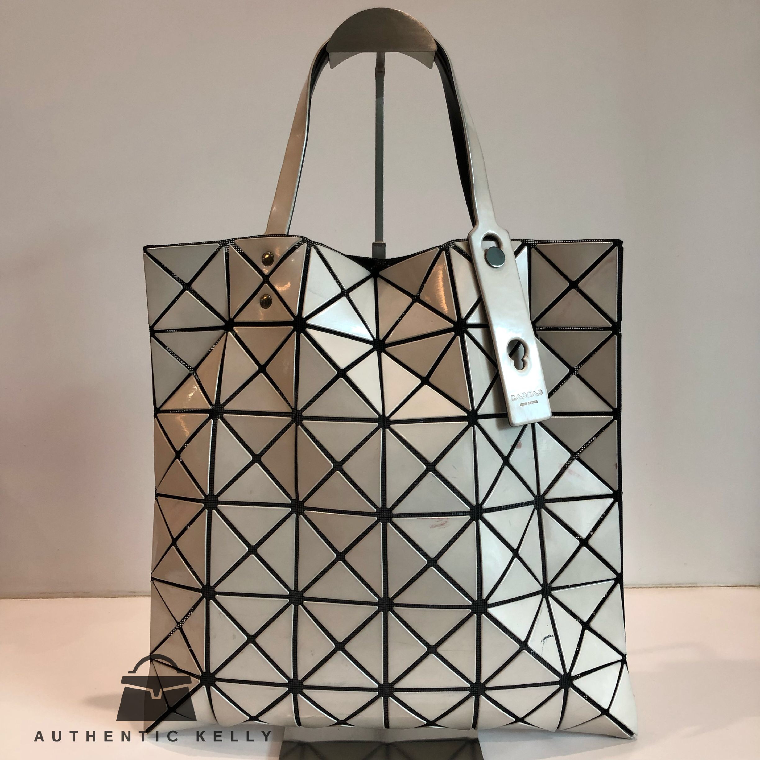 ISSEY MIYAKE Bao Bao Lucent Twill Tote Bag Grey – AuthenticKelly